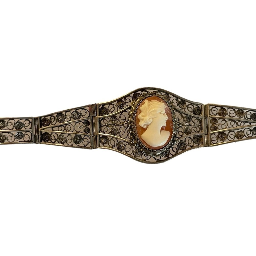 Filagreed Cameo Vintage Bracelet, ❤️Host Pick❤️ Delicate and Dainty!